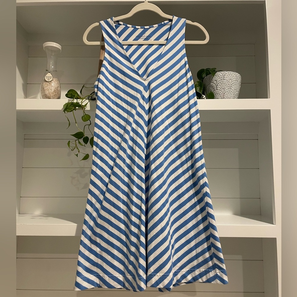 Vineyard vines blue and white stripe dress